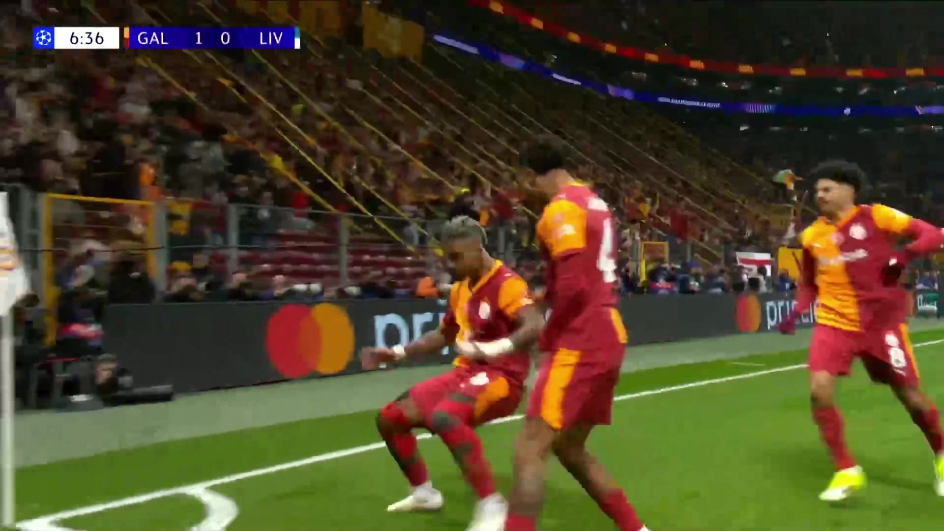 登貝萊補時雙響 巴黎總比分四球領(lǐng)先利物浦