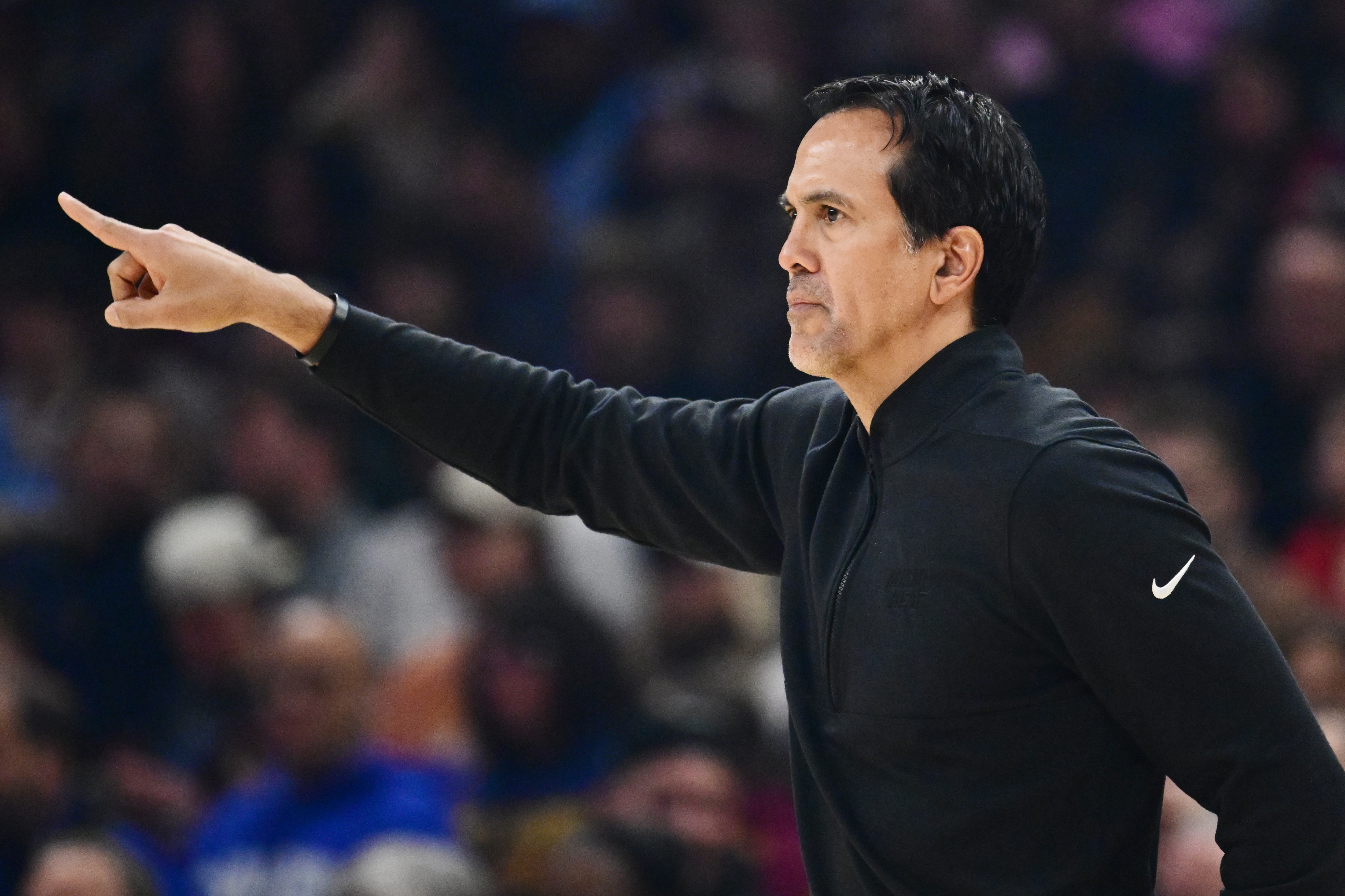 比爾·西蒙斯指熱火或故意守第十 稱其自信能贏任何附加賽對手