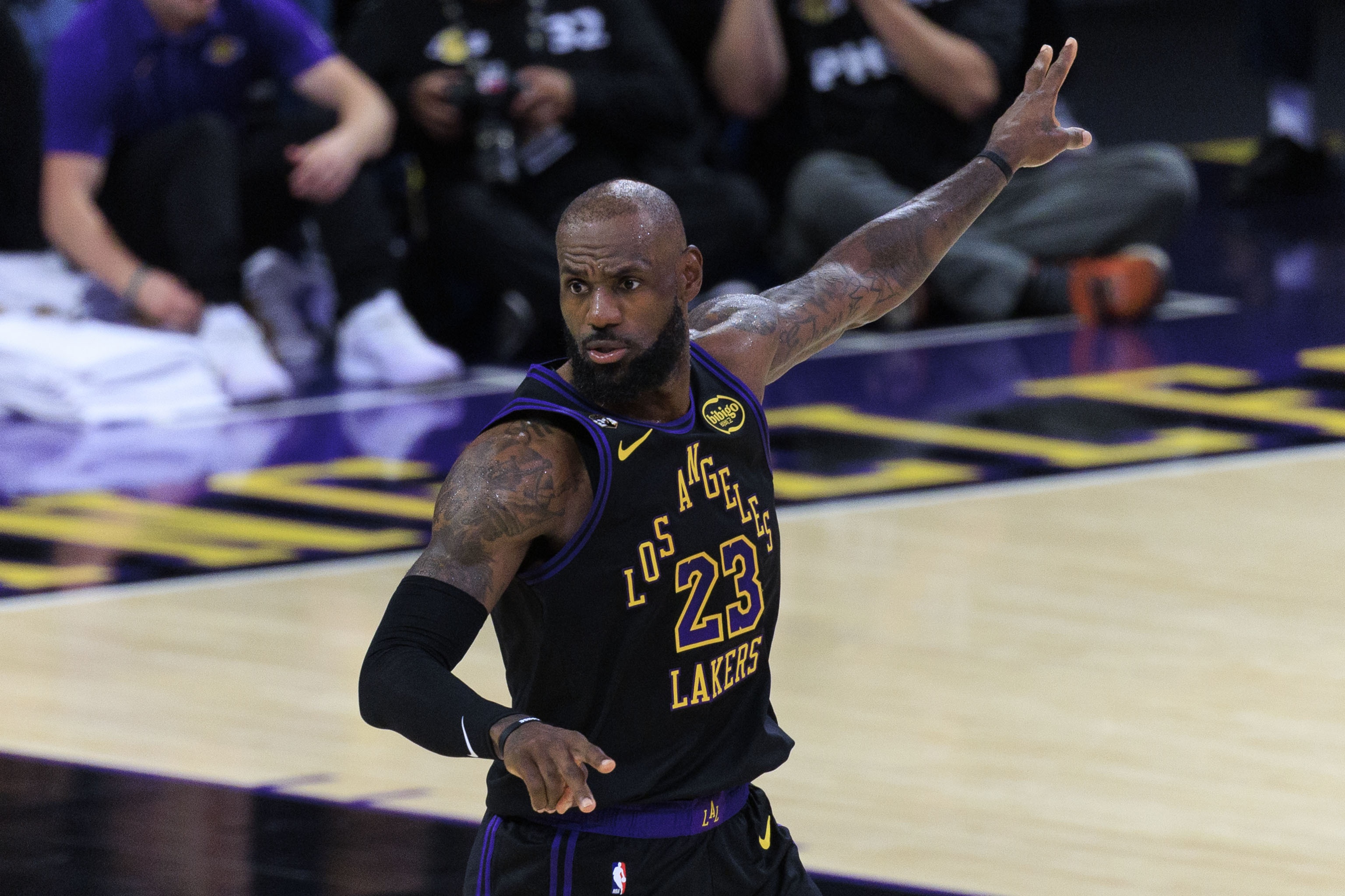 文森特評巴特勒詹皇對決 湖人輿論熱度被指夸張