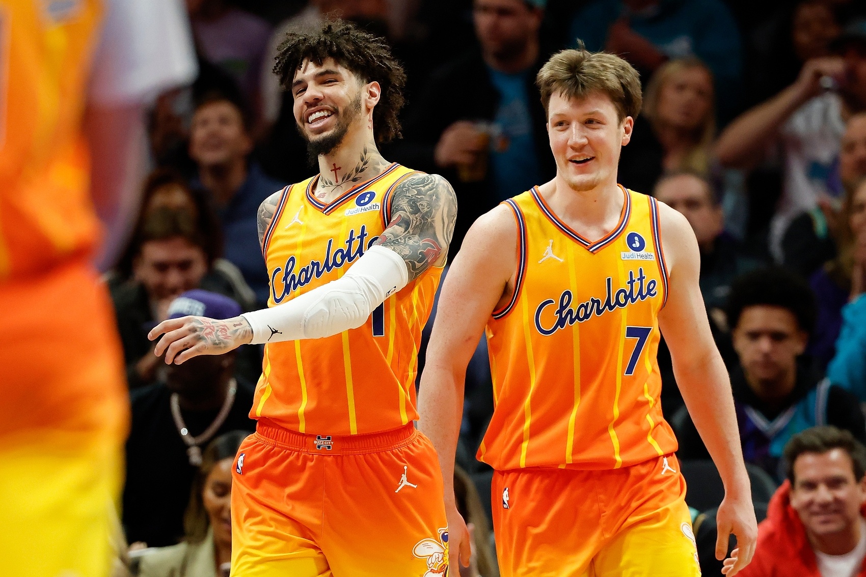 太陽(yáng)vs黃蜂、森林狼vs活塞、湖人vs雷霆、騎士vs勇士、鵜鶘vs開拓者、馬刺vs快船比分預(yù)測(cè)與盤口分析