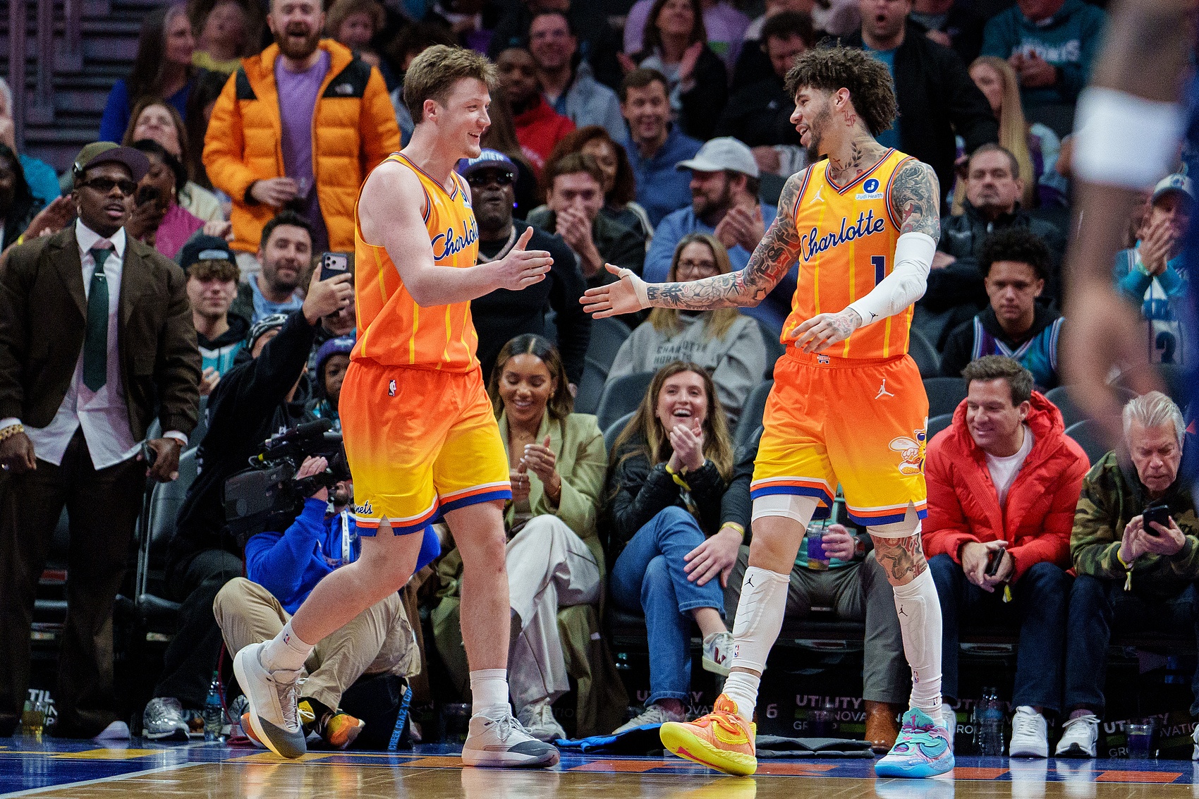 NBA賽事預(yù)測(cè)：步行者vs黃蜂、老鷹vs籃網(wǎng)、公牛vs尼克斯、爵士vs火箭、猛龍vs灰熊、凱爾特人vs雄鹿、魔術(shù)vs獨(dú)行俠、鵜鶘vs國(guó)王比分與盤口分析